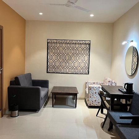 Hotel Avenue Plaza Mundra Dış mekan fotoğraf
