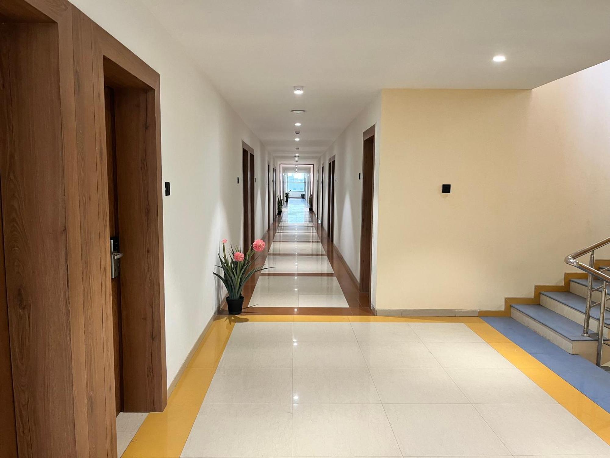Hotel Avenue Plaza Mundra Dış mekan fotoğraf